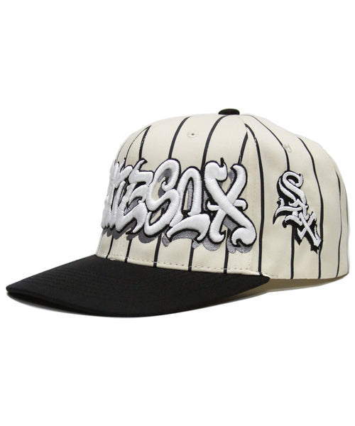 "SOX" PINSTRIPE SPELL OUT (CRM/BLK)