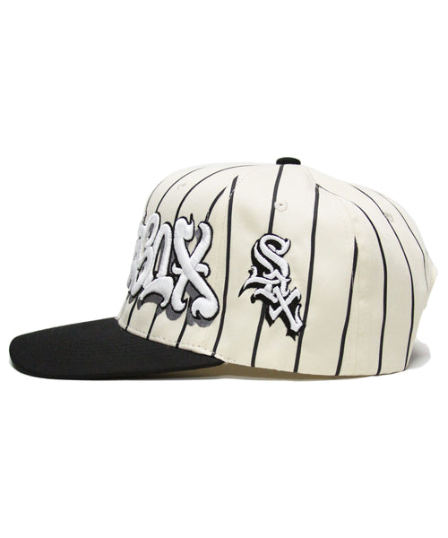 "SOX" PINSTRIPE SPELL OUT (CRM/BLK)
