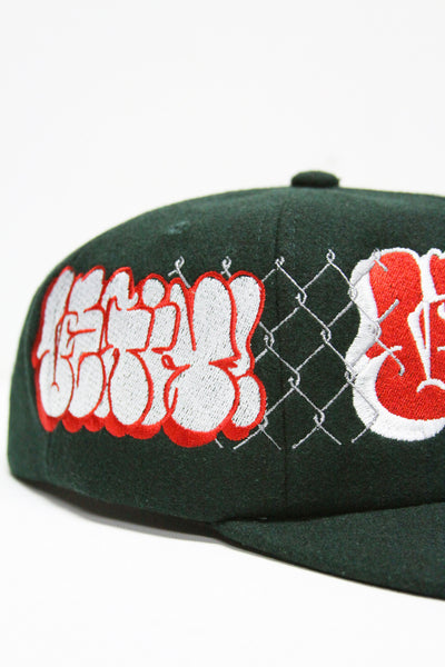 [1 OF 1]  RED/WHITE THROWIE (GREEN)
