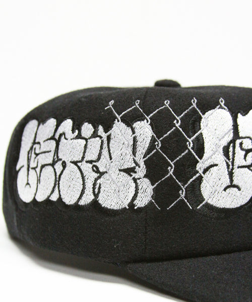 [1 OF 1] WHITE/BLACK THROWIE (BLACK)